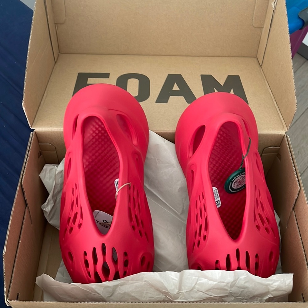 Yezzy foam runners